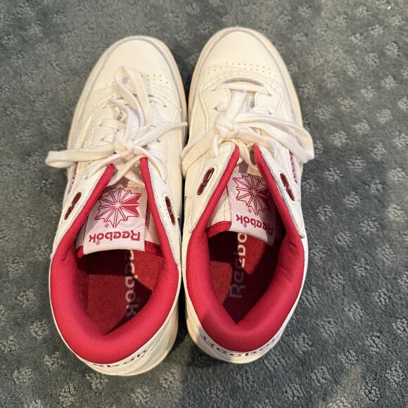 Reebok Club C Mid II Vintage Low-Top Sneakers – Ivory White/Red, Size 8 - Picture 3 of 6